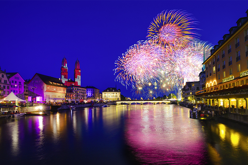 SPARKLES OF CELEBRATION